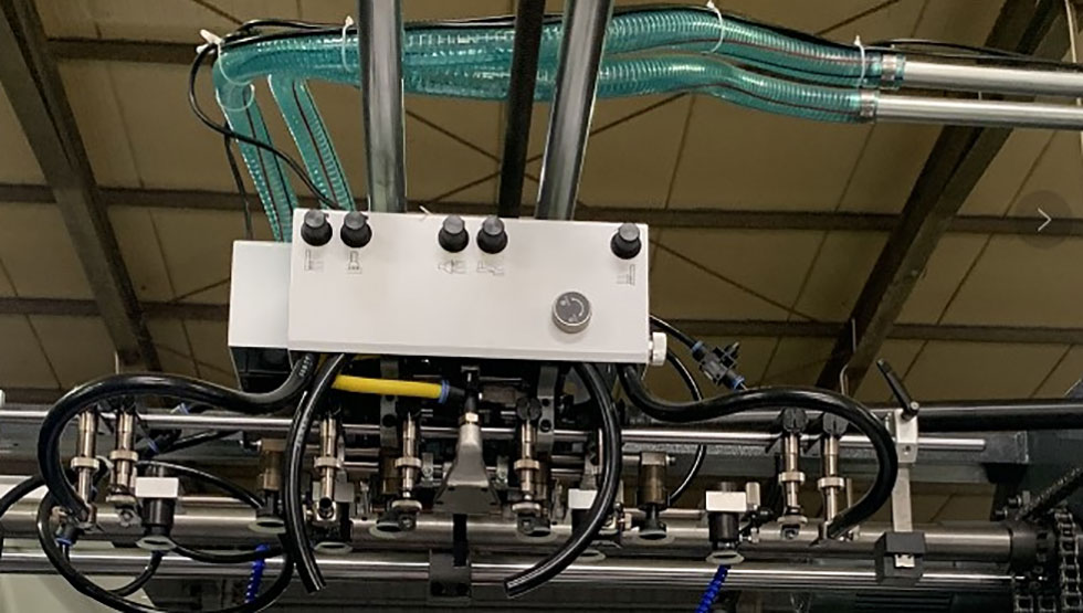 Automatic Servo Flute Laminating Machine